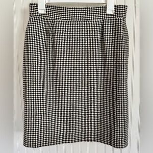 Jones New York Houndstooth Wool Skirt Size 14 in Black and White